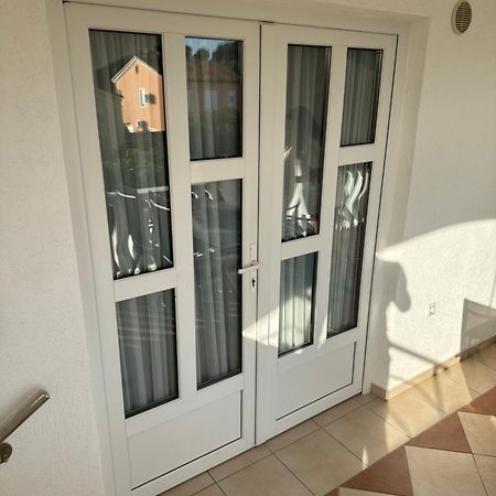 شقة Apartman J&B فير المظهر الخارجي الصورة