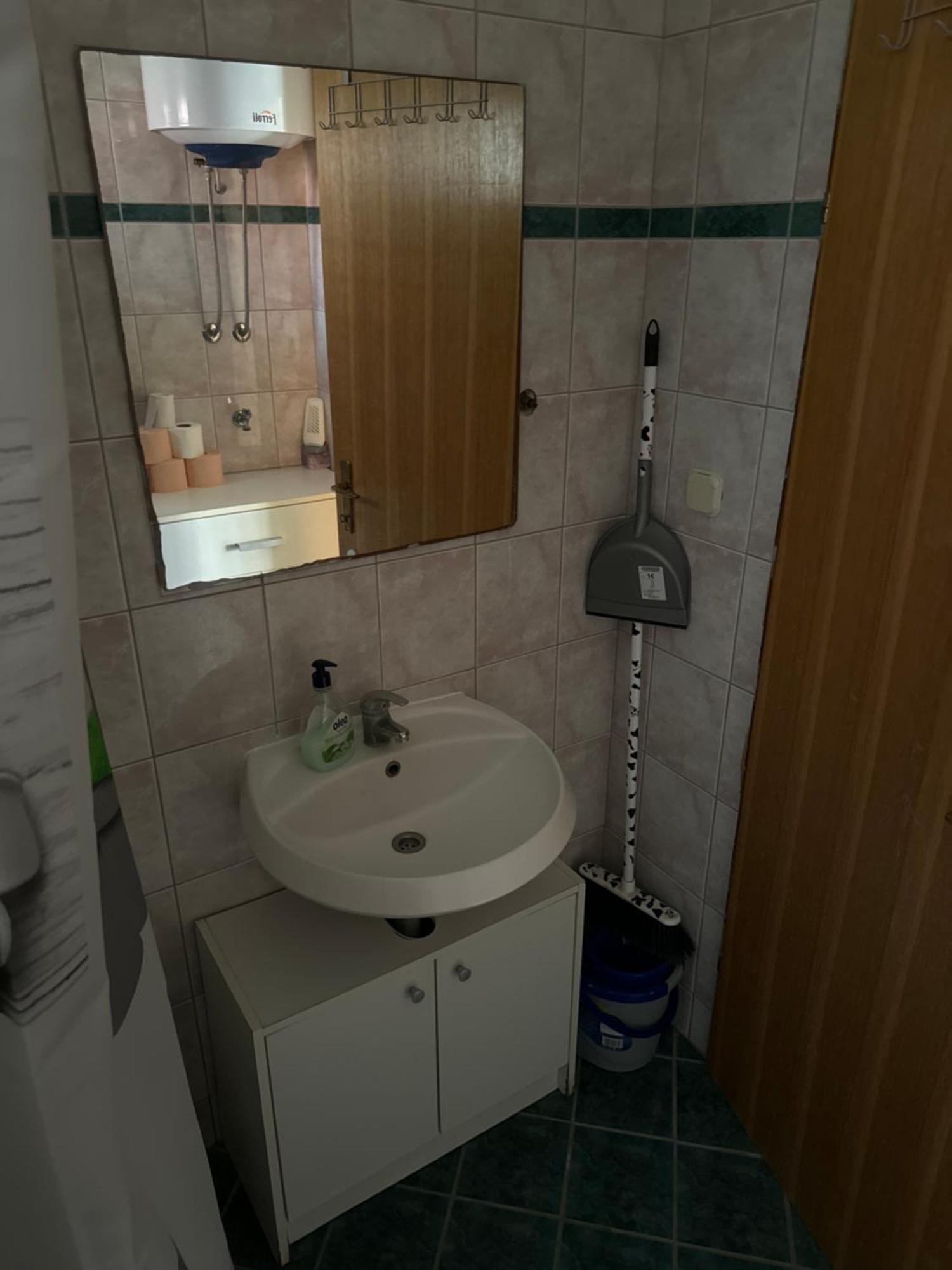 شقة Apartman J&B فير المظهر الخارجي الصورة